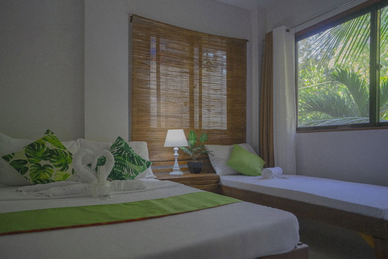 The Palms Resort & Bar, San Narciso, Philippines