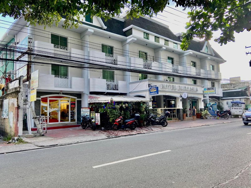 Hotel Euroasia By BLUEBOOKERS, Angeles, Philippines
