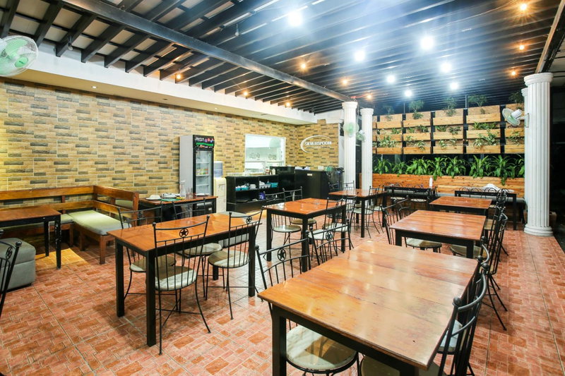 Hotel Euroasia By BLUEBOOKERS, Angeles, Philippines