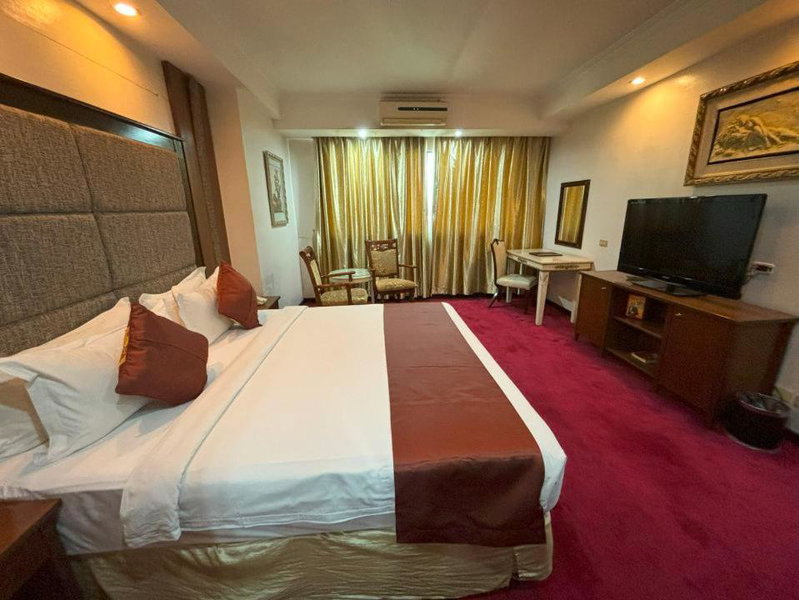 Lido De Paris Hotel, Manila, Philippines