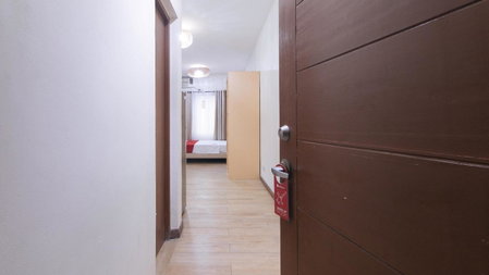 RedDoorz Plus @ Cuarto Verde Staycation, Manila, Philippines