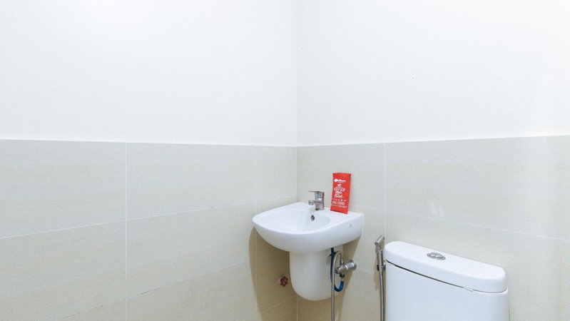 RedDoorz Plus @ Cuarto Verde Staycation, Manila, Philippines