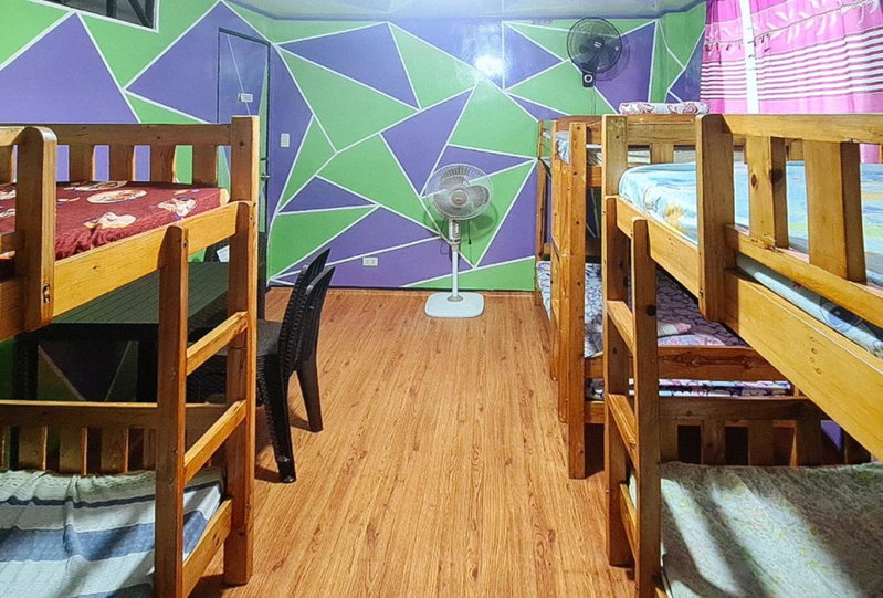 Yuzons Bedspacer and Transient Home Staycation, Manila, Philippines