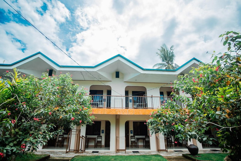Durhan White Beach Resort powered by Cocotel, Tabuelan, Philippines