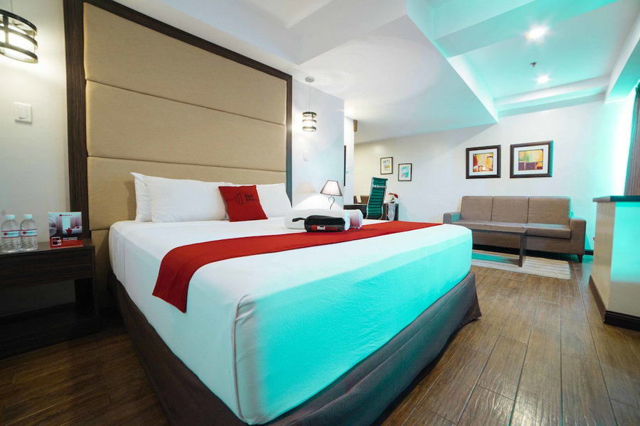 RedDoorz Premium @ West Avenue Quezon City, Quezon City, Philippines