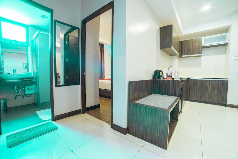 RedDoorz Premium @ West Avenue Quezon City, Quezon City, Philippines