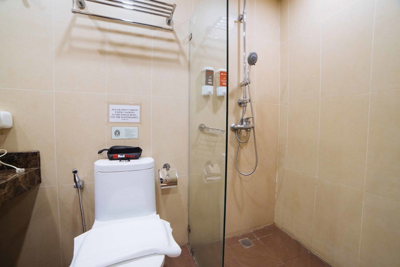 RedDoorz Premium @ West Avenue Quezon City, Quezon City, Philippines