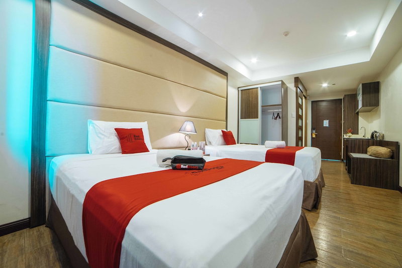 RedDoorz Premium @ West Avenue Quezon City, Quezon City, Philippines