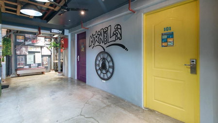 RedDoorz Plus at BGC near St Lukes, Manila, Philippines