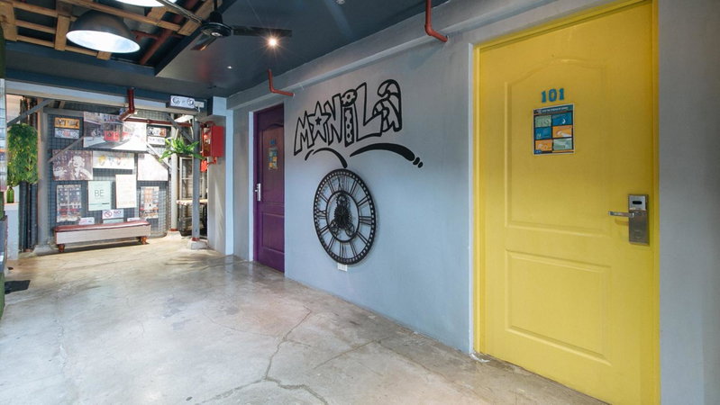 RedDoorz Plus at BGC near St Lukes, Manila, Philippines