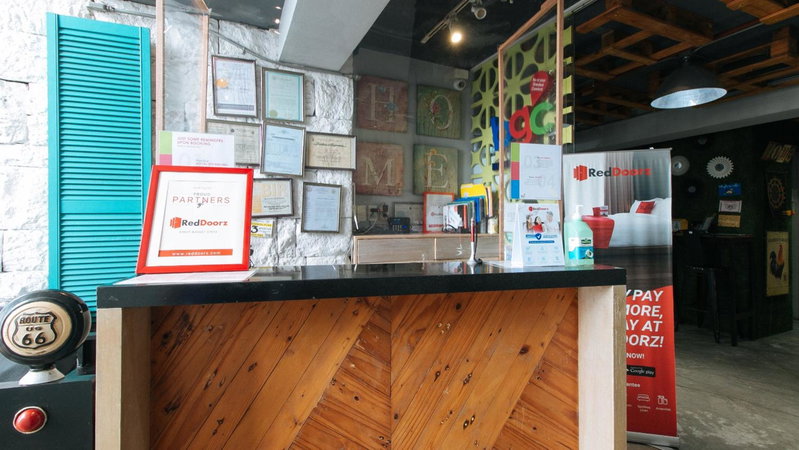 RedDoorz Plus at BGC near St Lukes, Manila, Philippines
