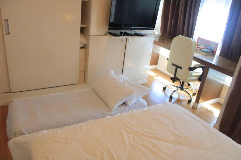 A2J BGC Luxury 1BR Suite Near Burgos Circle & Mall, Manila, Philippines