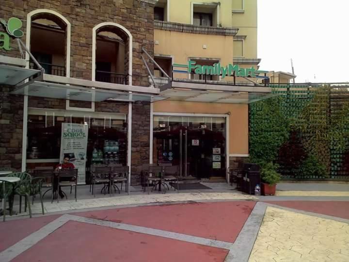 Palm Tree Genlex Condo, Manila, Philippines