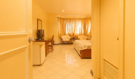 Royal Am Rei Hotel by RedDoorz, Bacolod, Philippines