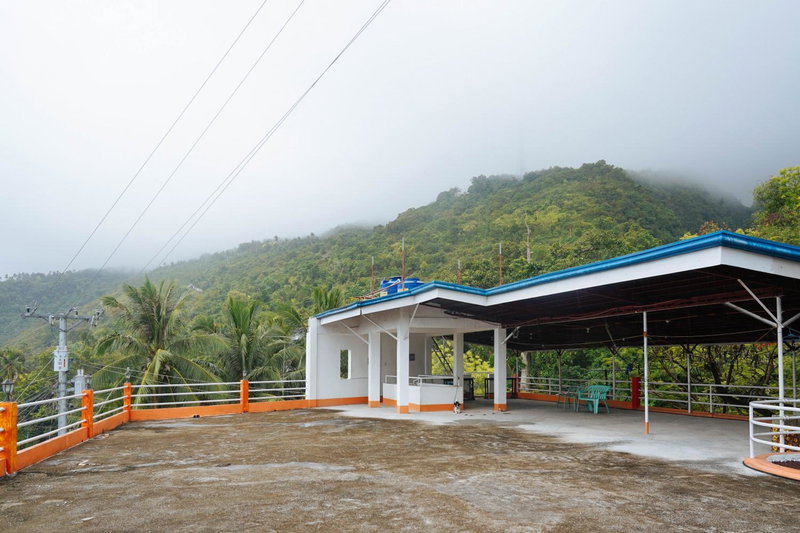 C Star Travellers Inn, Oslob, Philippines