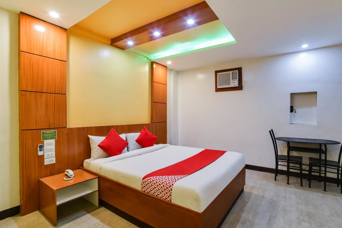 Hotel · OYO 473 Ranchotel Drive-in, Biñan