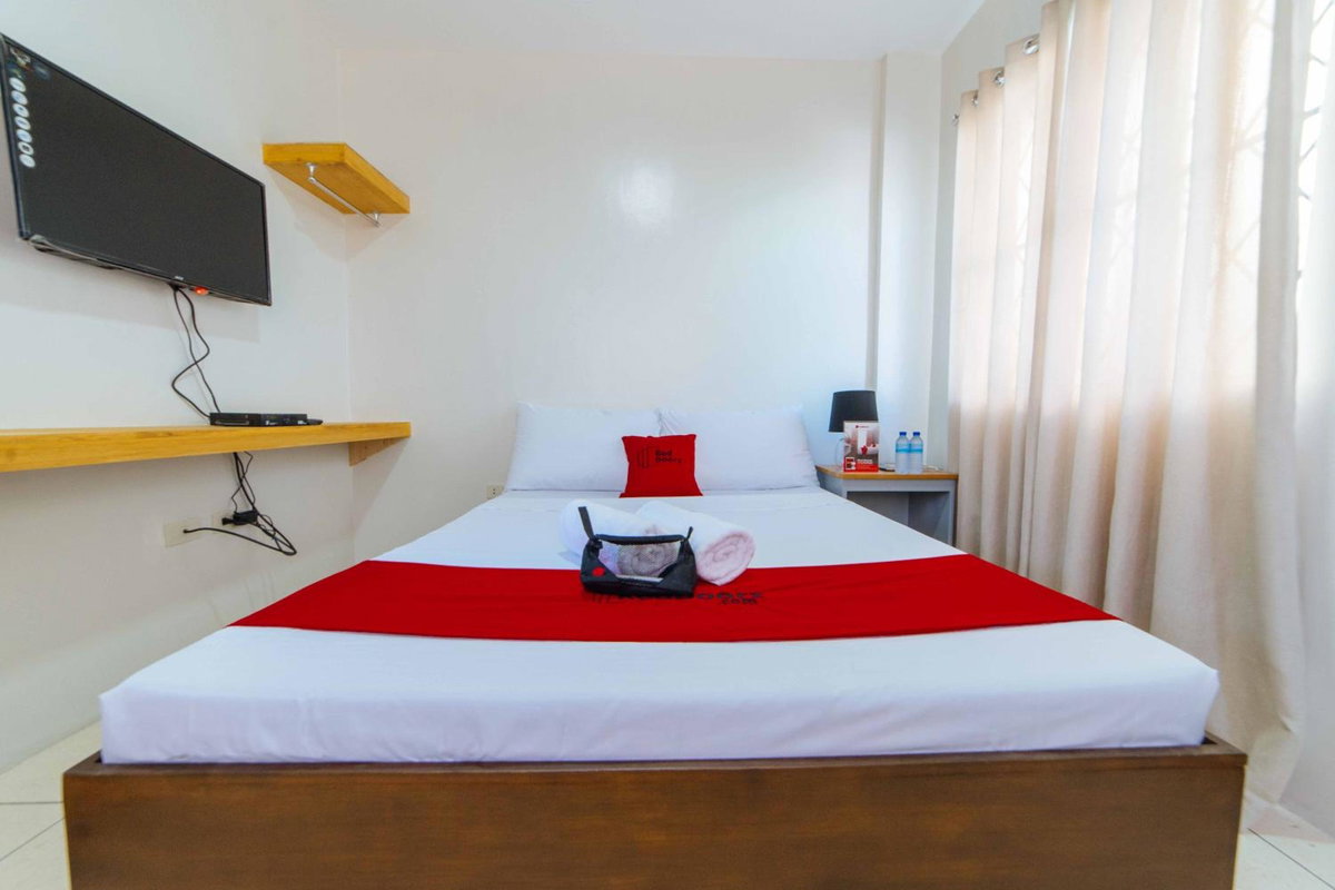 RedDoorz Plus @ Casa Lucia Sindalan San Fernando City Pampanga, Philippines