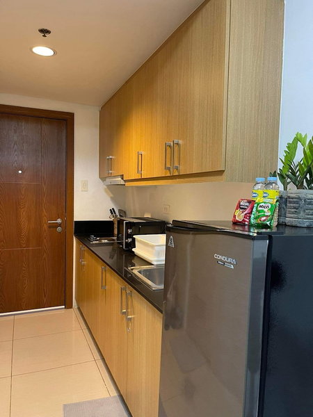 Shell Residences MOA by darpm, Pasay, Philippines