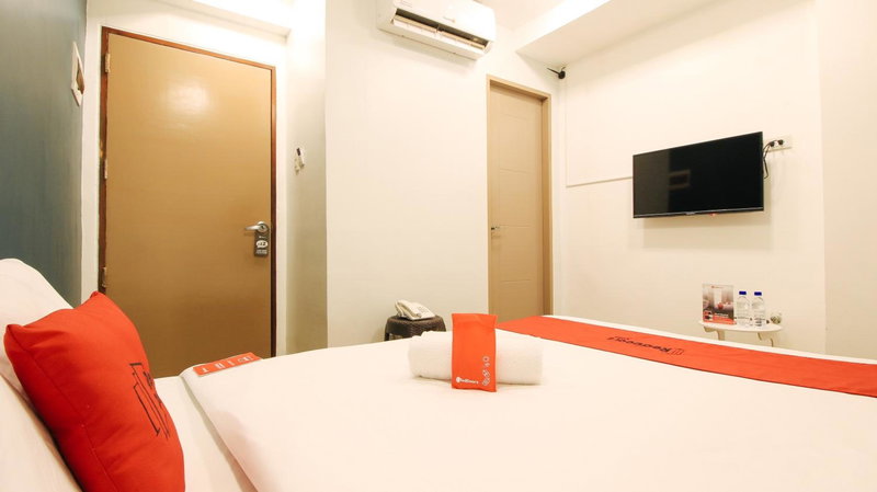 RedDoorz Plus @ San Marcelino Malate, Manila, Philippines
