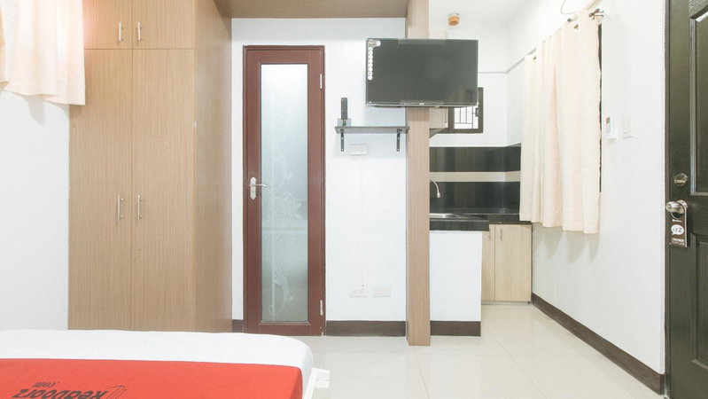 RedDoorz at MGP Apartelle Near Espana, Manila, Philippines