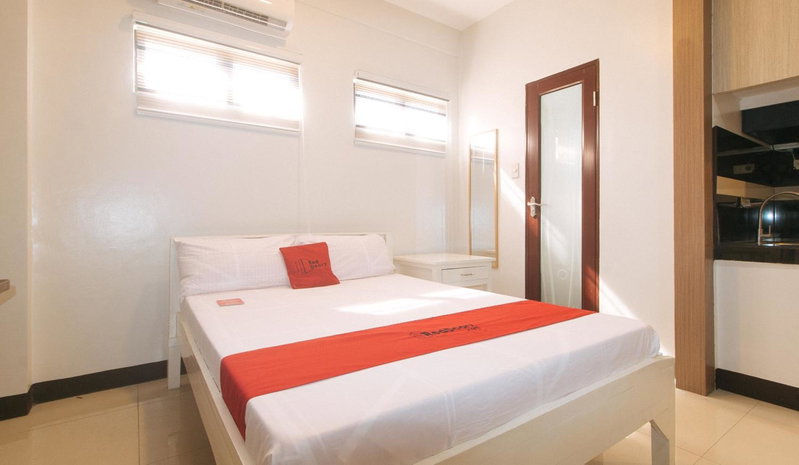 RedDoorz at MGP Apartelle Near Espana, Manila, Philippines
