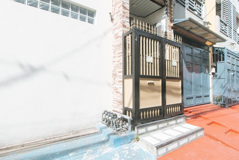 RedDoorz at MGP Apartelle Near Espana, Manila, Philippines