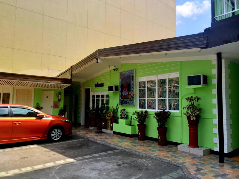 Ambianza Apartelle, Manila, Philippines