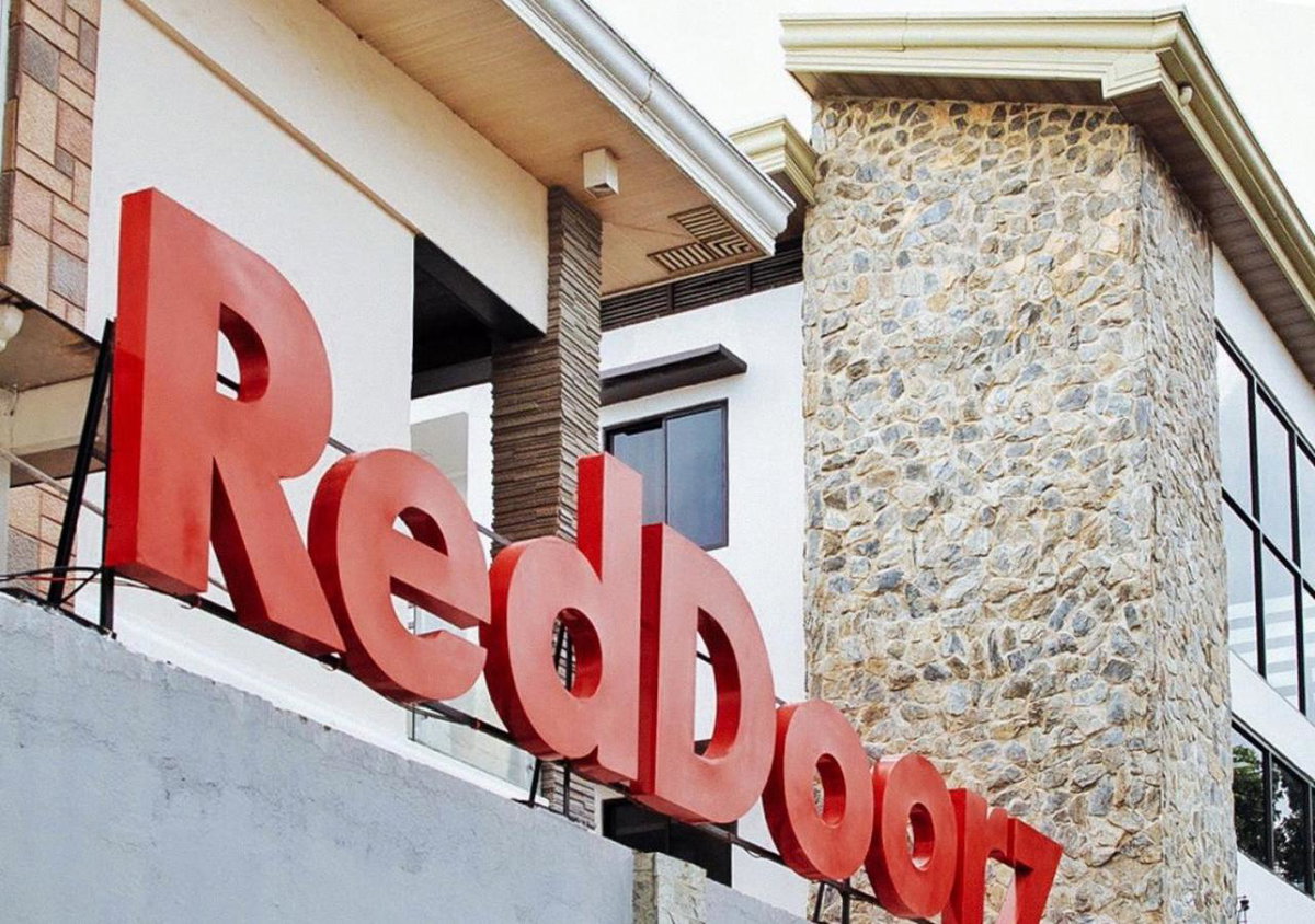 RedDoorz Hostel @ St. Paul Village LapuLapu, Philippines