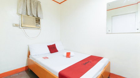 RedDoorz Hostel @ St. Paul Village LapuLapu, Mactan, Philippines