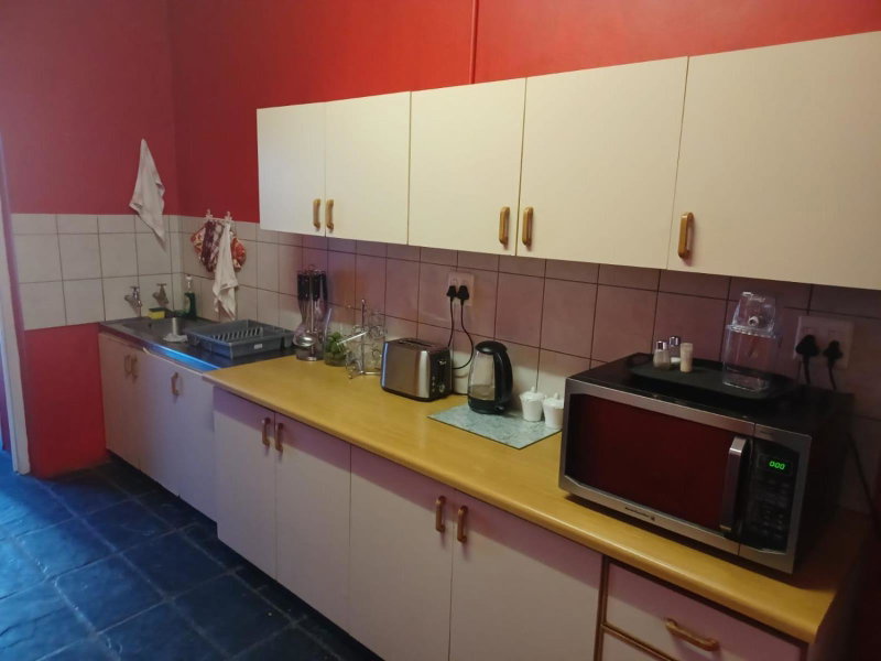 Karoo Refresh Cheerful 2 Bedroom House, Oudtshoorn, South Africa