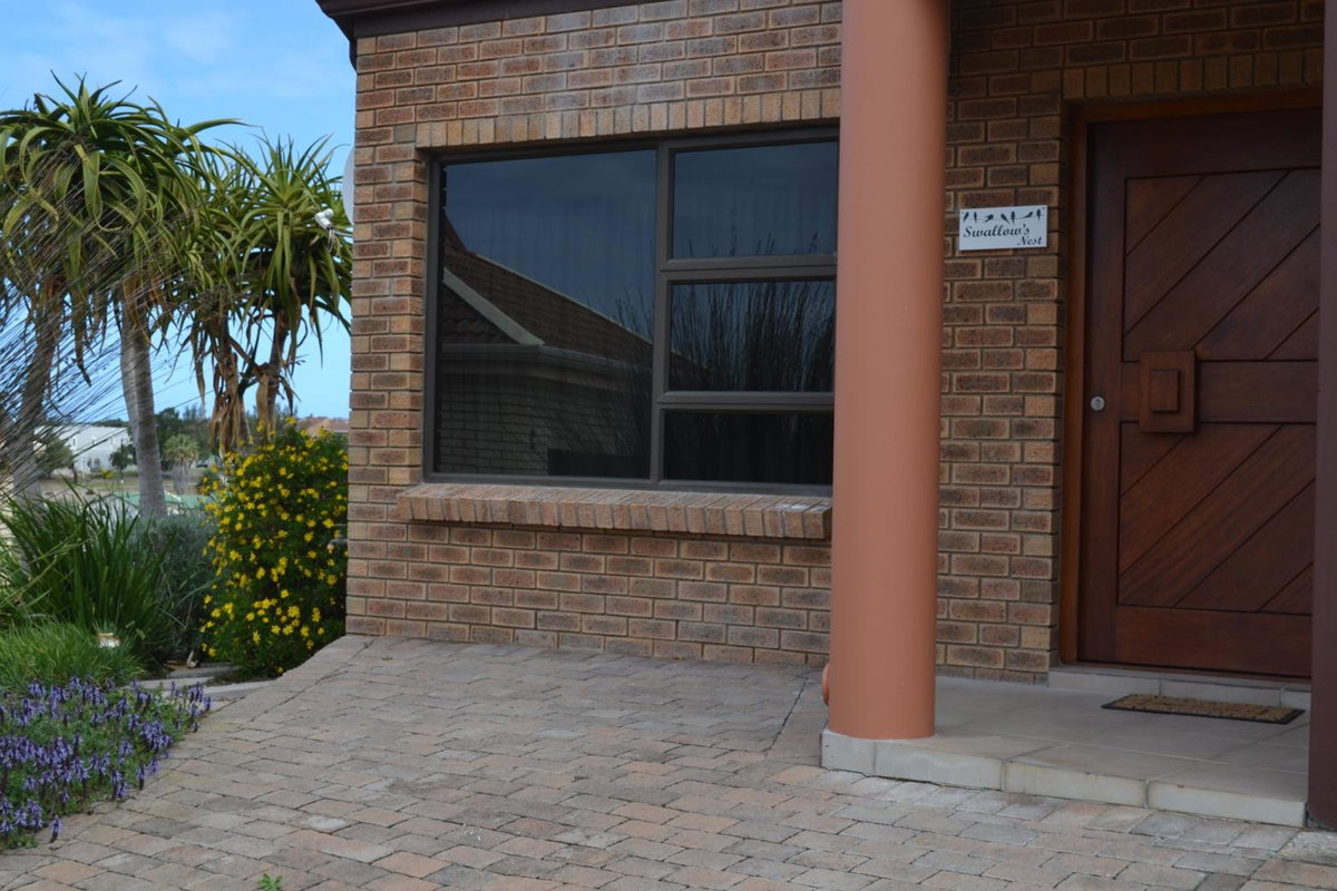 Hotel · Swallows Nest, Stilbaai