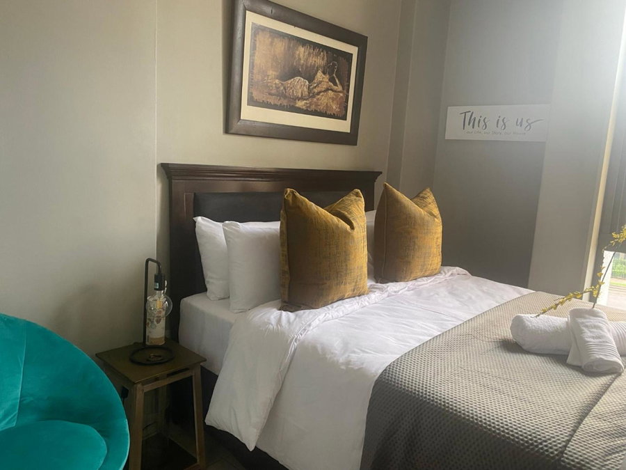 Lovely Rosebank 1-bedroom condo with pool & cinema, Johannesburg, South Africa