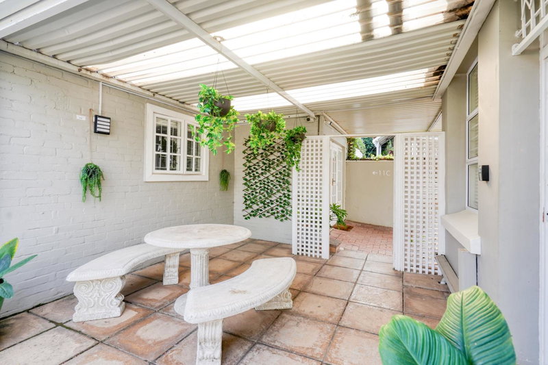 Hampton Collection - Trendy 2 Sleeper Serviced Apartment with Pool, Durban, South Africa