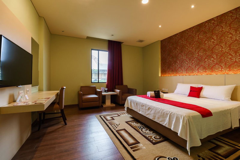 RedDoorz Plus near Dunia Fantasi Ancol, Jakarta, Indonesia
