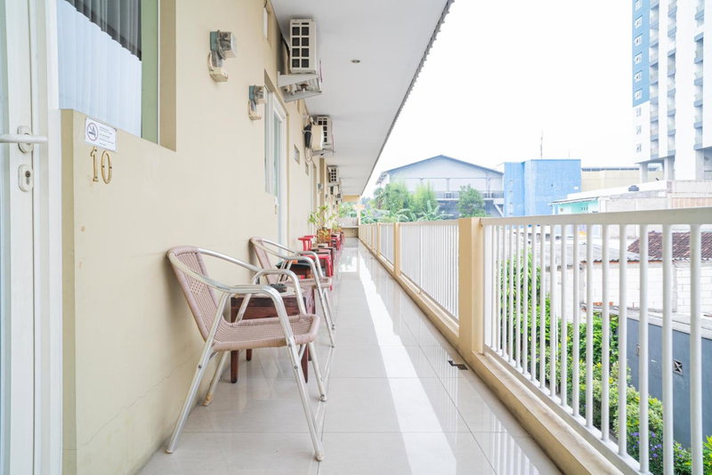 RedDoorz Syariah near Suncity Mall Sidoarjo, Sidoarjo, Indonesia