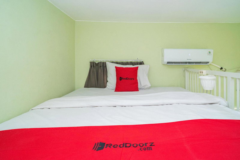 RedDoorz Syariah near Suncity Mall Sidoarjo, Sidoarjo, Indonesia