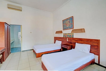 Capital O 93236 Hotel Hapel Negara, Banyubiru, Indonesia