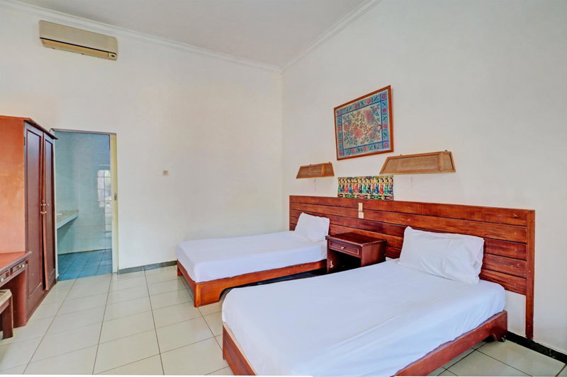 Capital O 93236 Hotel Hapel Negara, Banyubiru, Indonesia