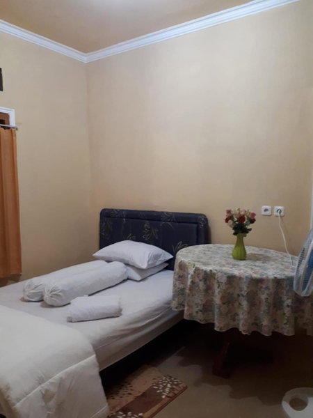 Bougenville Homestay, Lembar, Indonesia