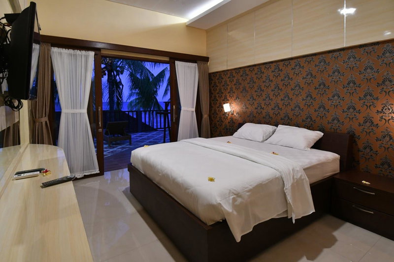 Paradise Palm Beach Bungalows and Dive Center, Tulamben, Indonesia