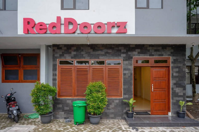 RedDoorz Plus near Jogja City Mall 5, Yogyakarta, Indonesia