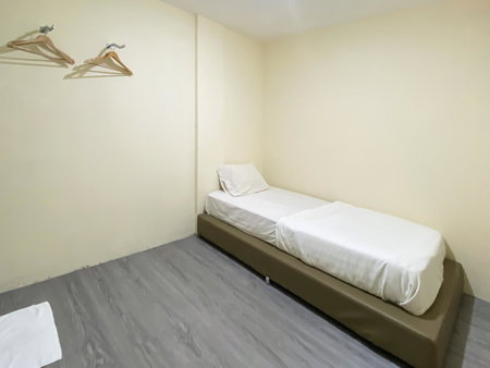 Homestay D3 Mitra RedDoorz, Nagoya, Indonesia