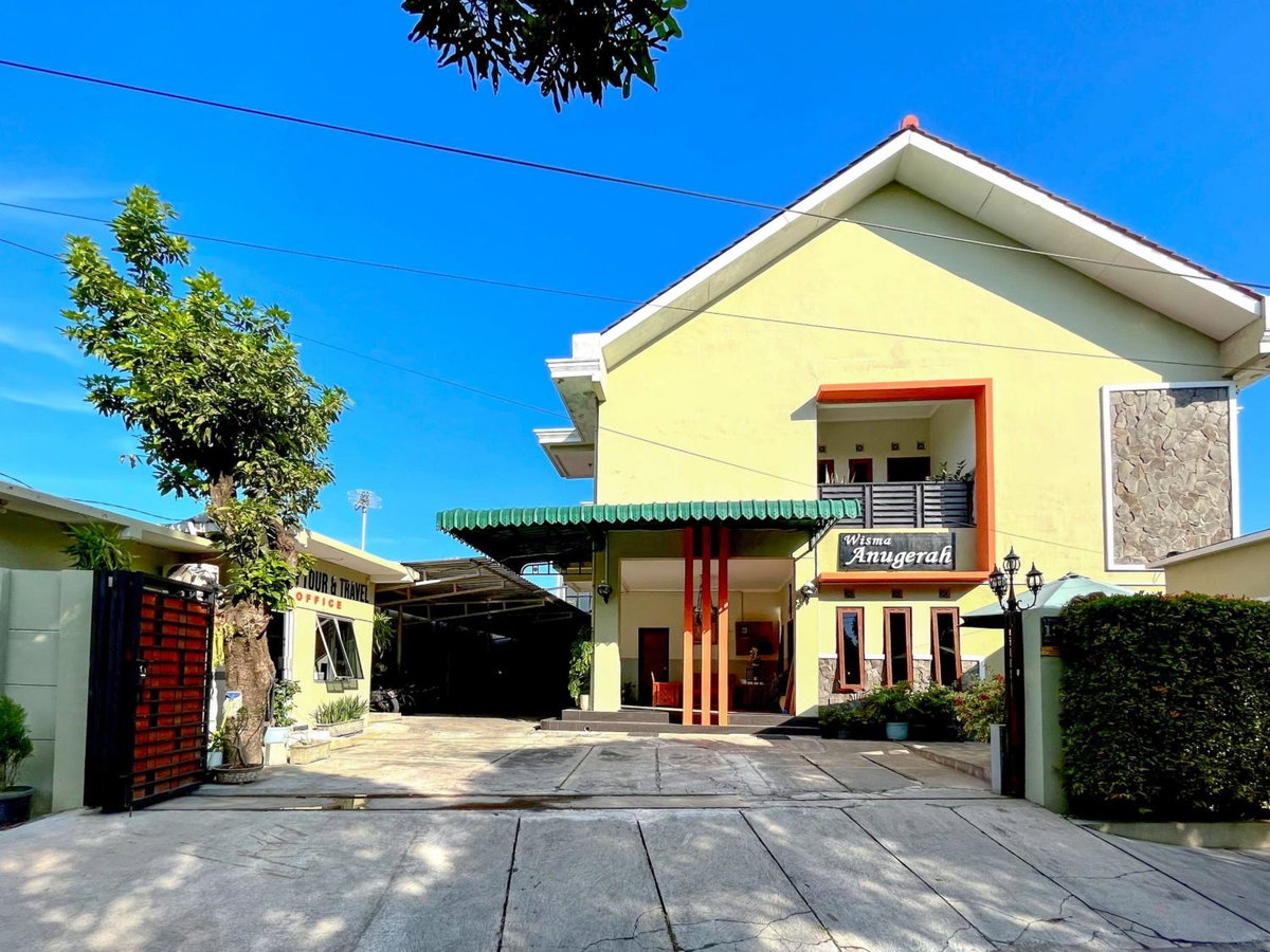 Hotel · Wisma Anugerah Redpartner Near Masjid Zayed Solo, Bonorejo