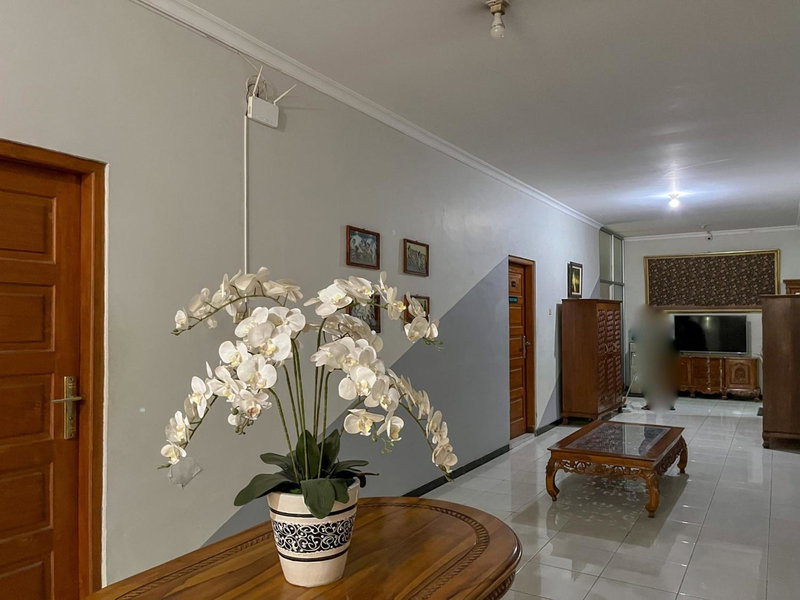 Wisma Anugerah Redpartner Near Masjid Zayed Solo, Bonorejo, Indonesia