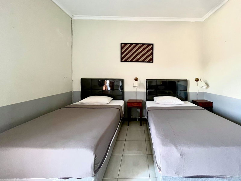 Wisma Anugerah Redpartner Near Masjid Zayed Solo, Bonorejo, Indonesia