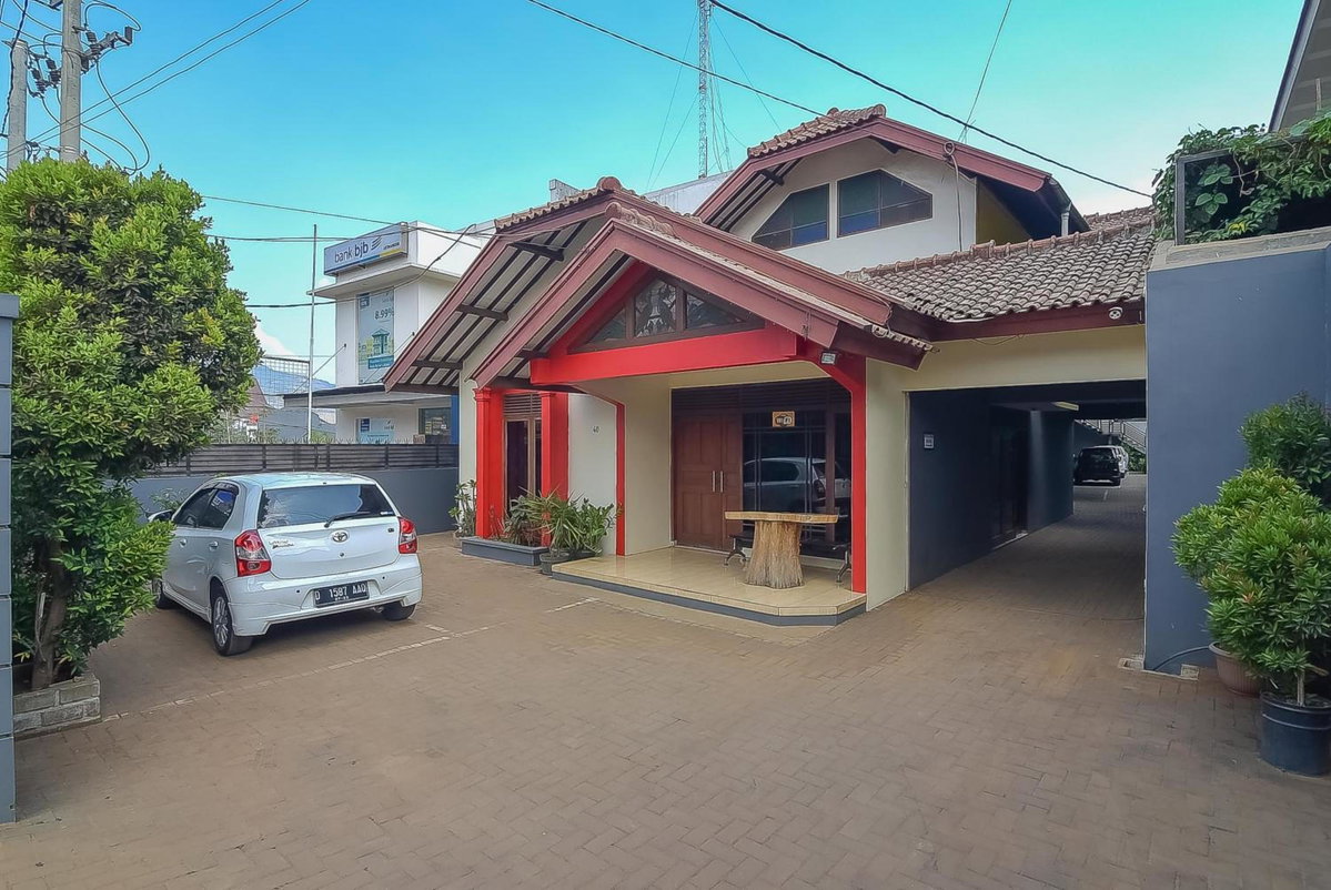 Hotel · RedDoorz near IPDN 2, Sumedang