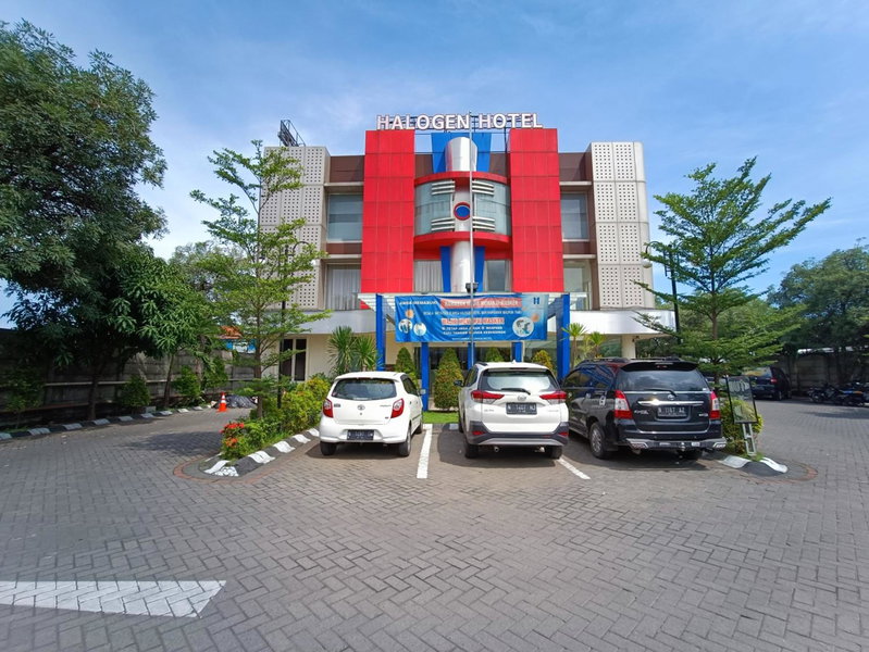 Halogen Hotel Airport Surabaya, Sidoarjo, Indonesia