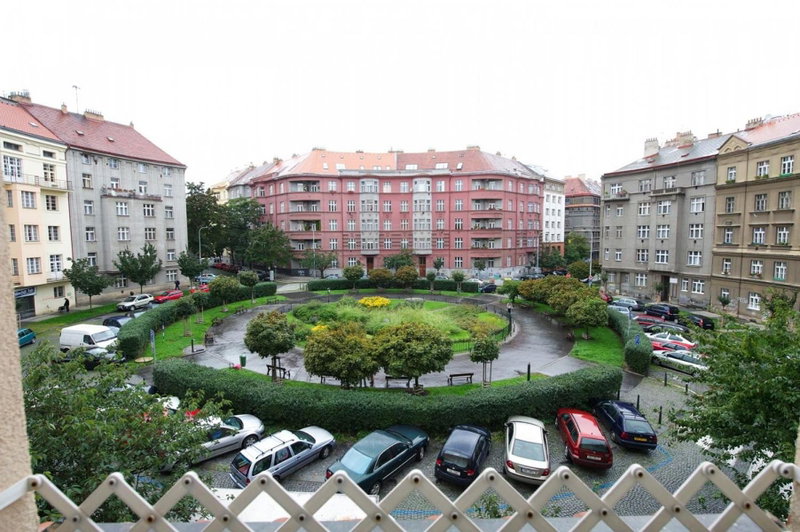 Cosy Apartment Under the Tower, Prague, Czechia