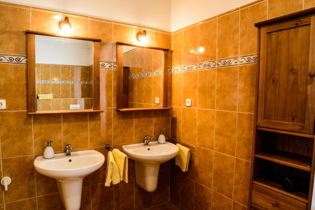 Jizdarna Zamek Skalice, Čkyně, Czechia