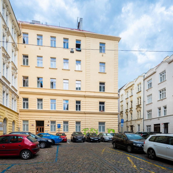 Bright apartment few steps from centre, Prague, Czechia